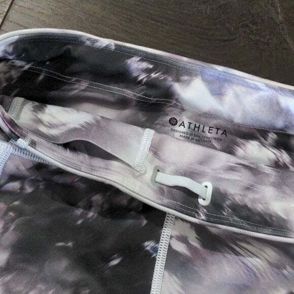 Athleta Run Free Winter Garden 7/8 Tight size XS - Picture 6 of 11